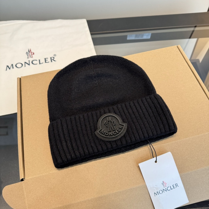 M0nc1er HAT0229-0526