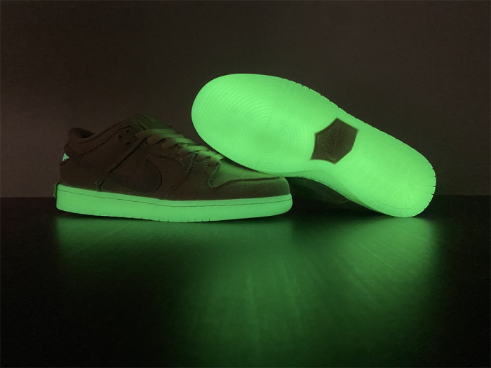 nike sb dunk low mummy - dm0774-111