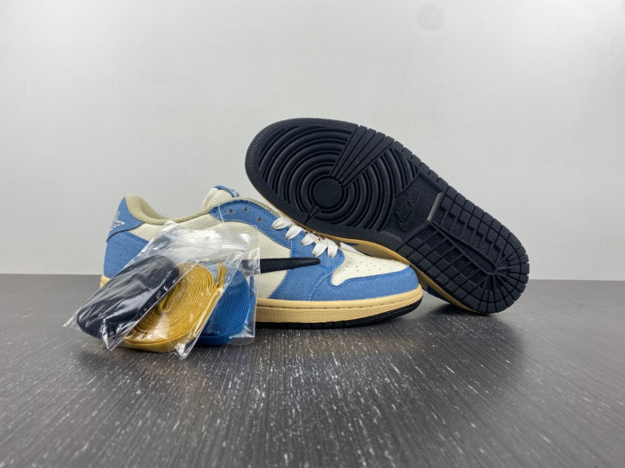 Travis Scott x Air Jordan 1 Low DM7866-902-02