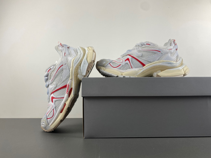 blcg runner sneaker 779066-w3rbxp-9260