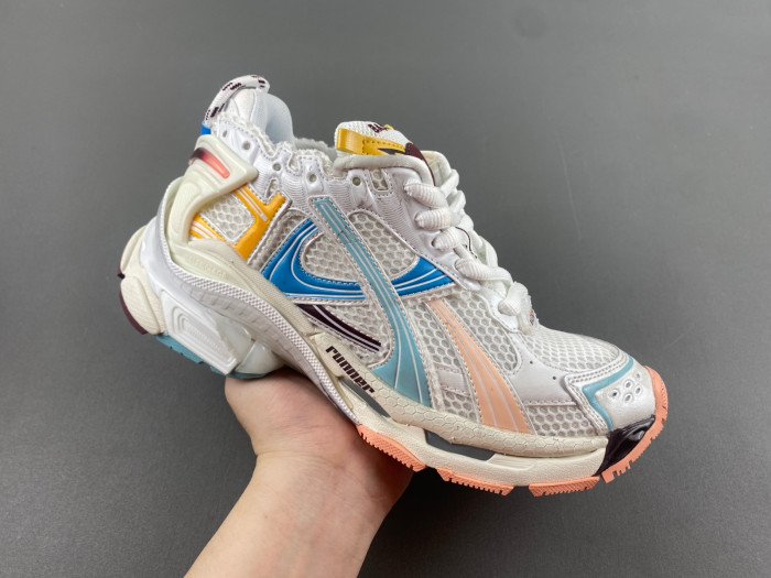 blcg runner sneaker 772774-w3rny-0326