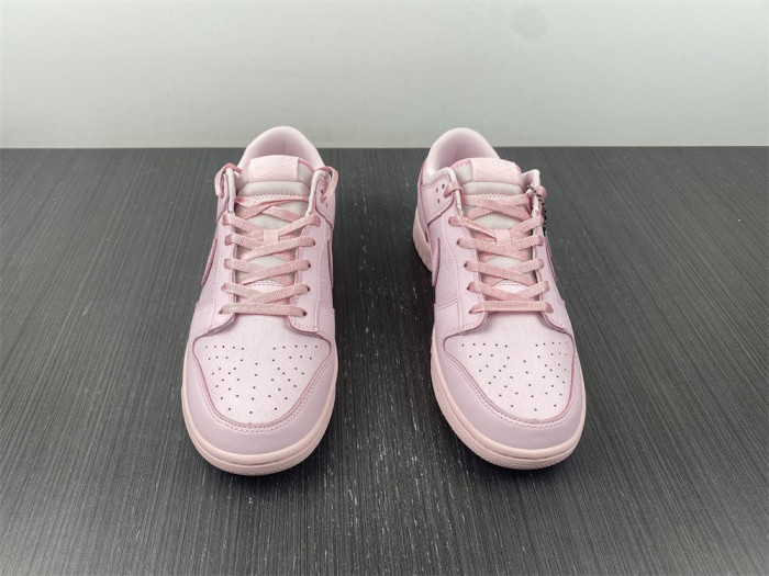 nike dunk low pink (gs) - 921803-601