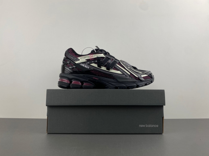 New Balance 1906A Black / Pink U1906AD