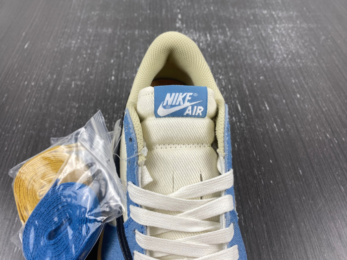 Travis Scott x Air Jordan 1 Low DM7866-902-02