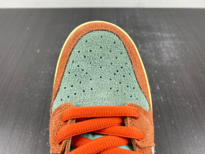nike sb dunk low orange noise aqua dv5429-800