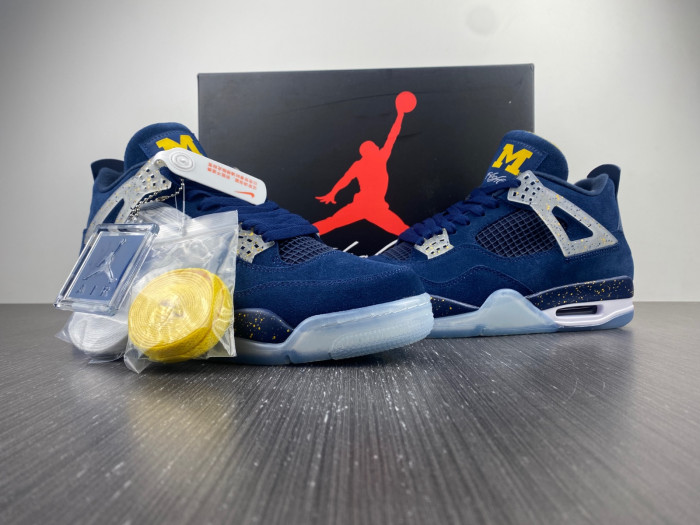 Jordan 4 Retro 