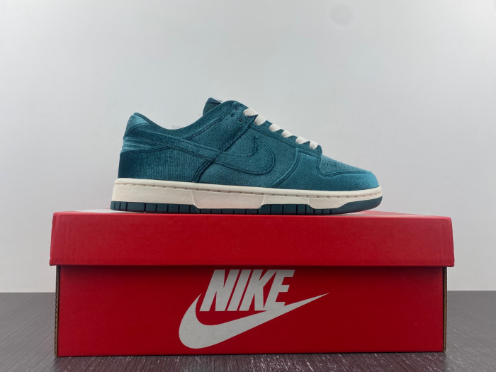 nike dunk low green velvet (w) - dz5224-300