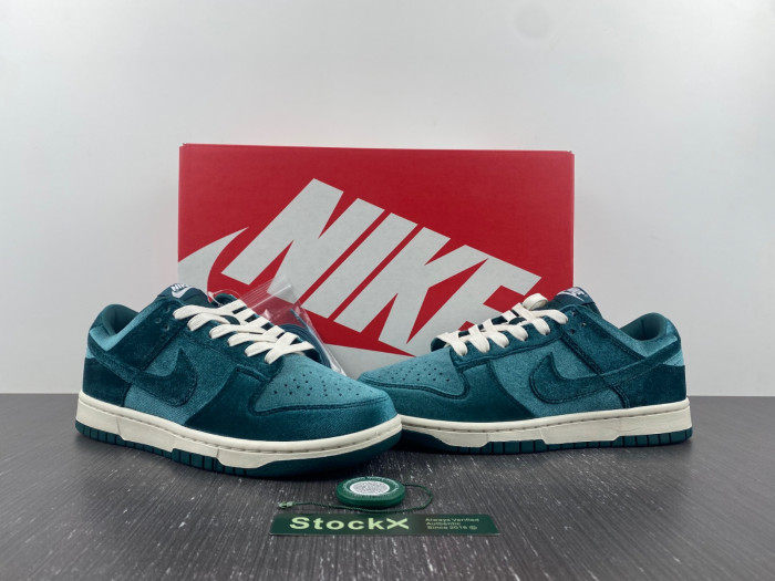 nike dunk low green velvet (w) - dz5224-300