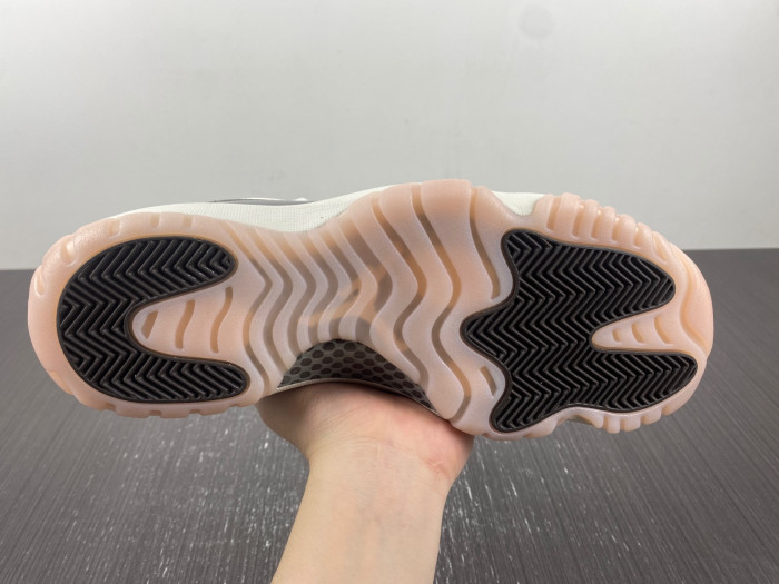 air jordan 11 wmns neapolitan ar0715-101