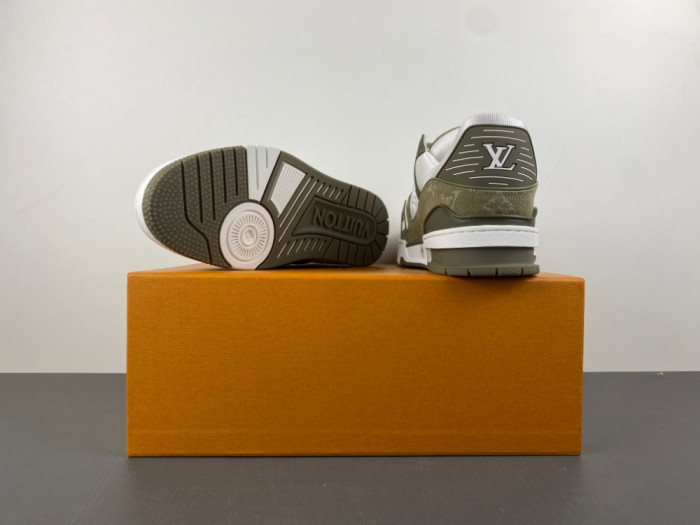 1V TRAINER 1V0425-329