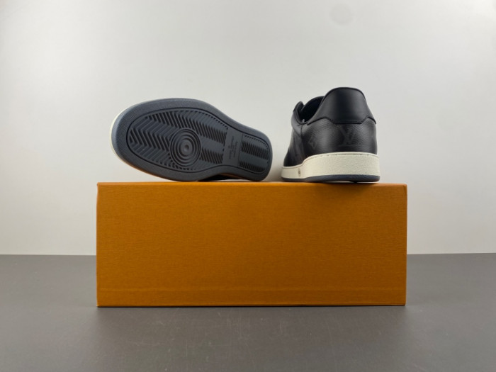 1V SNEAKERS 1V0425-318