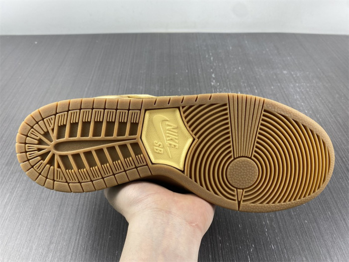 nike sb dunk low wheat (2017) - 883232-700