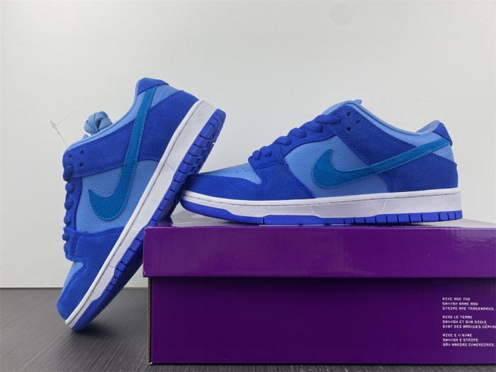 nike sb dunk low blue raspberry - dm0807-400