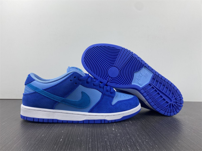 nike sb dunk low blue raspberry - dm0807-400