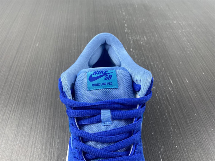 nike sb dunk low blue raspberry - dm0807-400