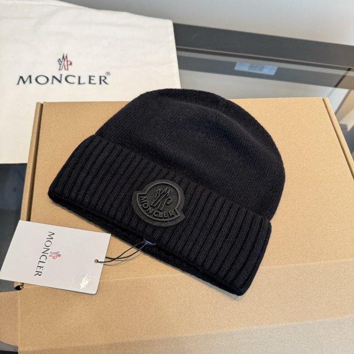 M0nc1er HAT0229-0526