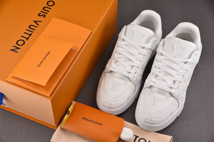 1V TRAINER 1V0425-670