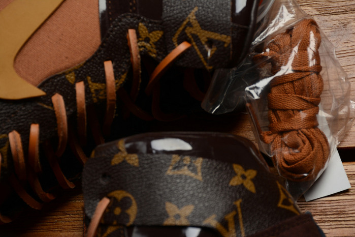 AIR JORDAN 1 OFW-LV AQ0818-158 (WITH CASE)