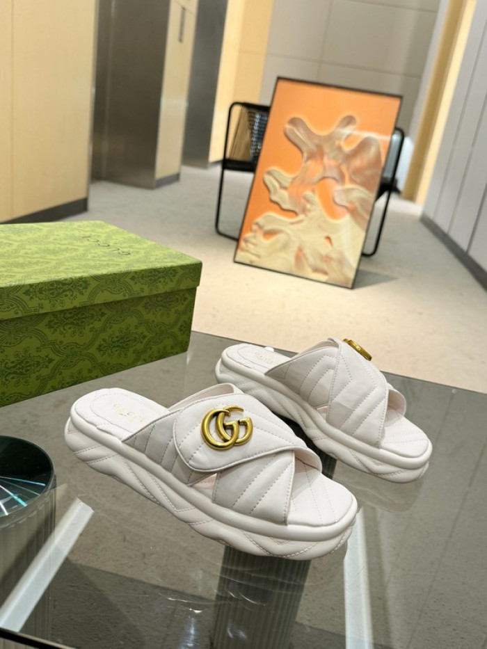 G*u*i slippers gu568-104