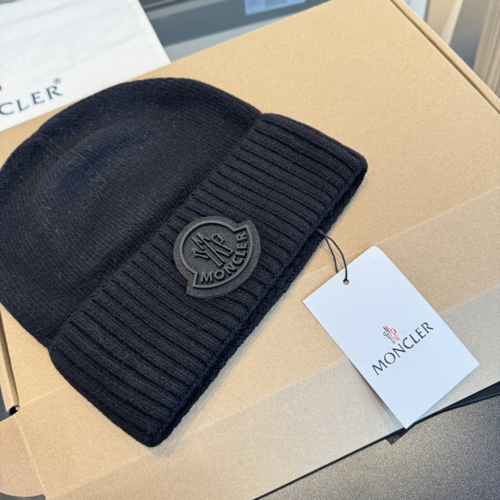 M0nc1er HAT0229-0526