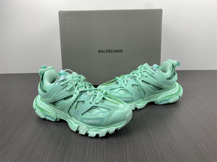 blcg track trainer green 542436 w3fe3 3800