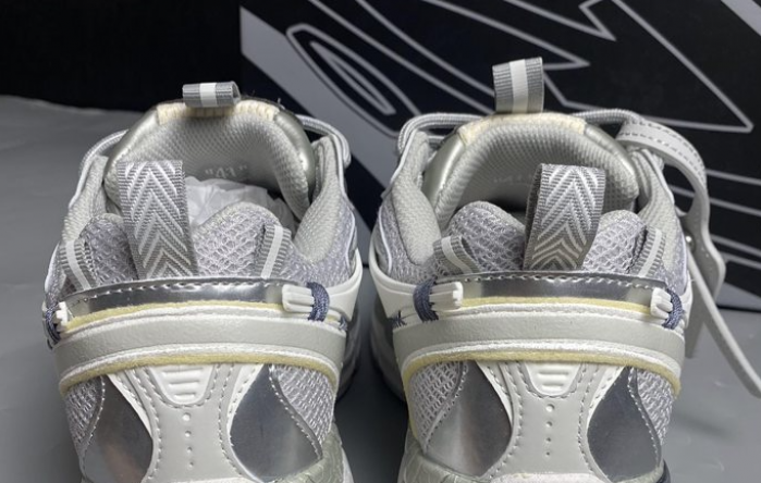 OFW SNEAKERS GY05110-021