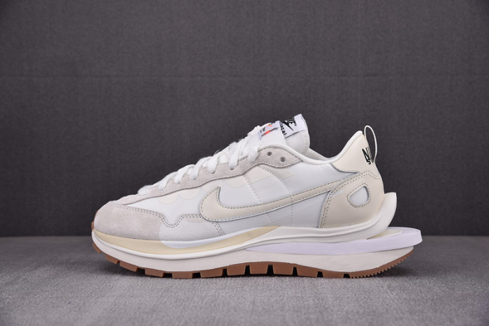 nike vaporwaffle sacai sail gum dd1875-100