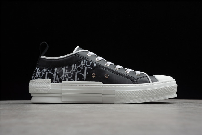 D10R B23 Sneakers Low Top