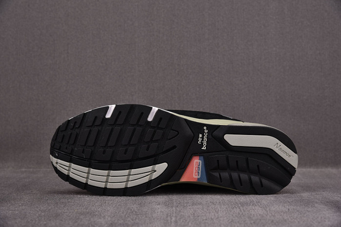 new balance sneaker m992bk