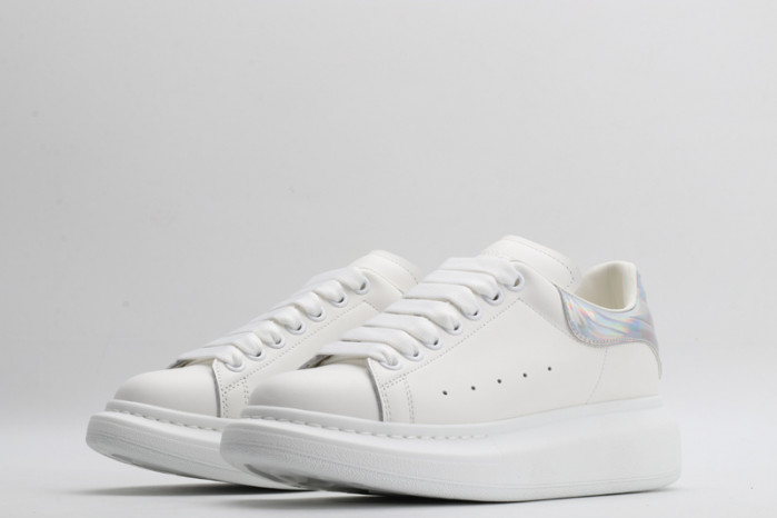 A1exa*der Mcqv*en SNEAKERS