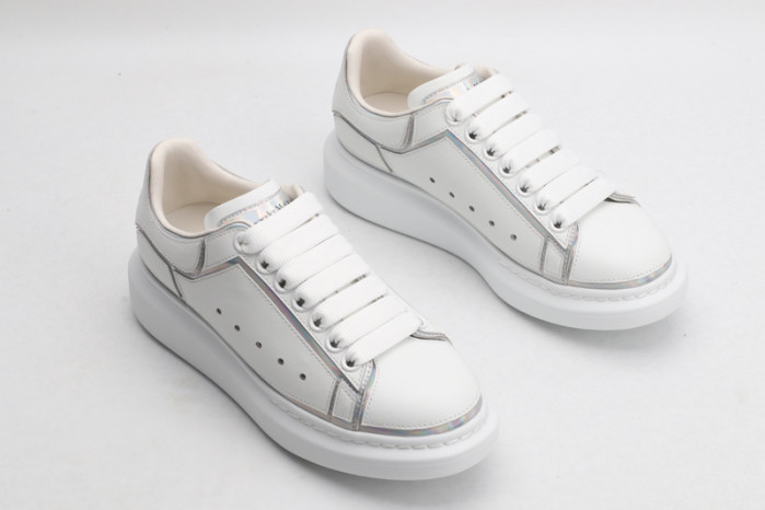 A1exa*der Mcqv*en SNEAKERS