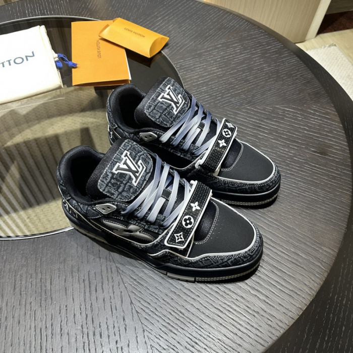 1V SNEAKERS 1V0425-139