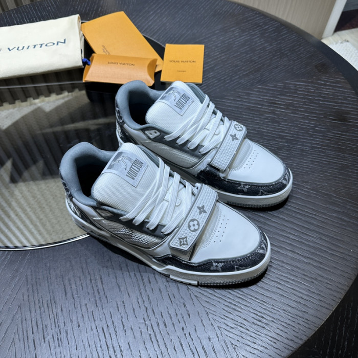 1V SNEAKERS 1V0425-156