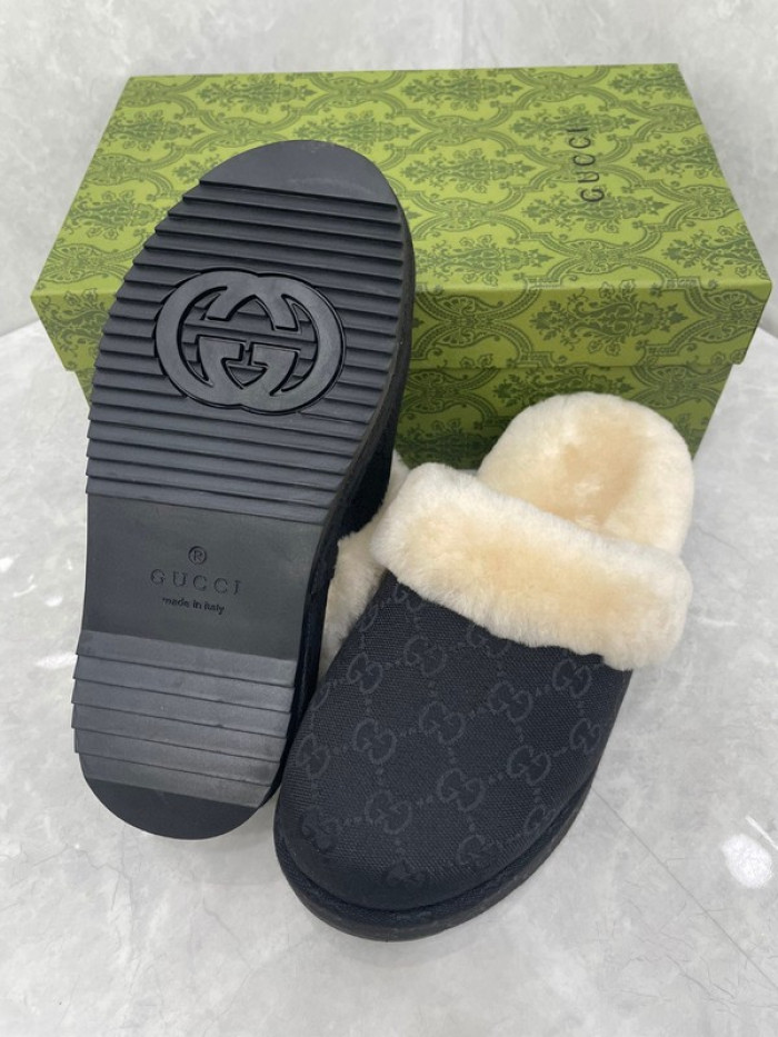Gv*c SLIPPERS GU568-114
