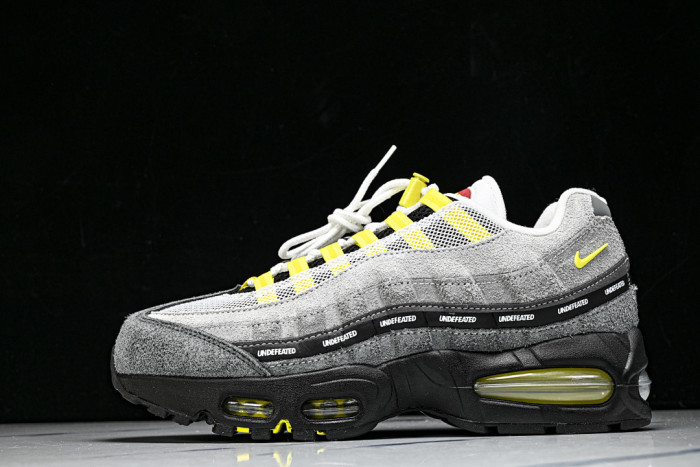 Undefeated X Air Max 95 'Yellow' IB4523-002