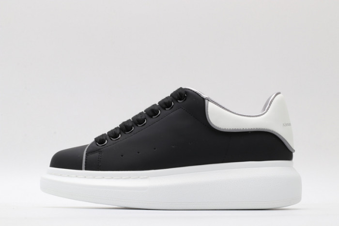 A1exa*der Mcqv*en SNEAKERS