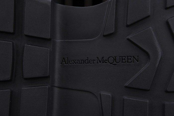 A1exa*der Mcqv*en SNEAKERS