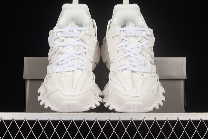 blcg track trainer white 80843520425