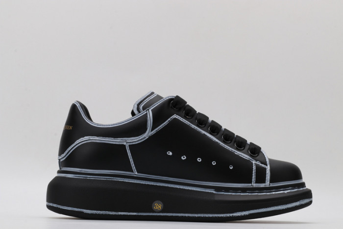 A1exa*der Mcqv*en SNEAKERS