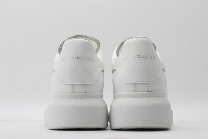 A1exa*der Mcqv*en SNEAKERS MC5563-057