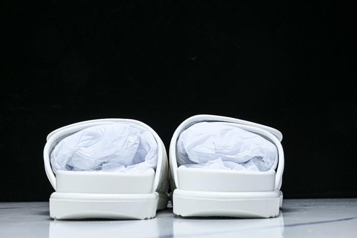 1*V SLIPPERS 11V0107-092