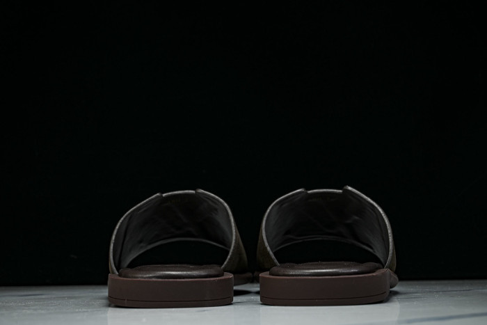 1*V SLIPPERS 11V0107-147