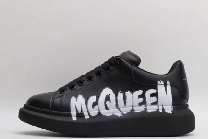 A1exa*der Mcqv*en SNEAKERS