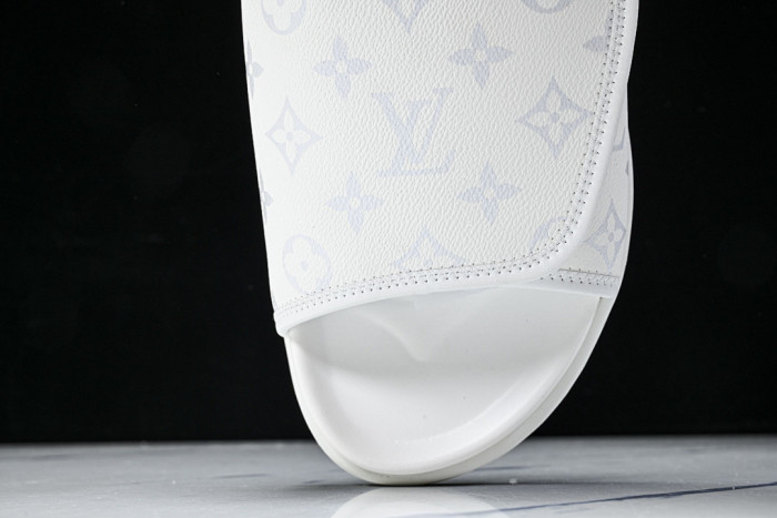 1*V SLIPPERS 11V0107-092