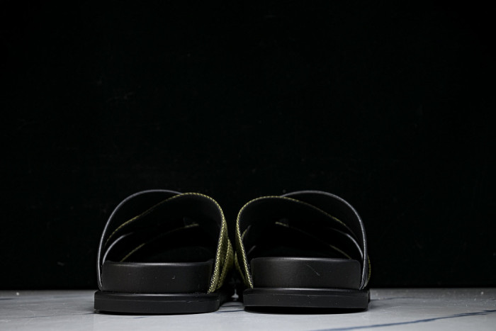 He*mes Slide CU526-2194