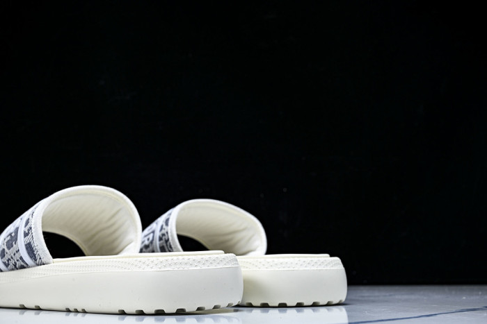 D10r SLIPPERS DS258-096