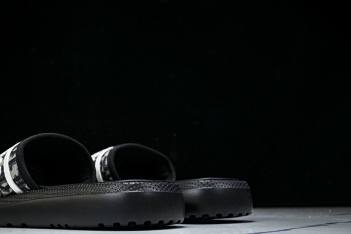 D10r SLIPPERS DS258-097