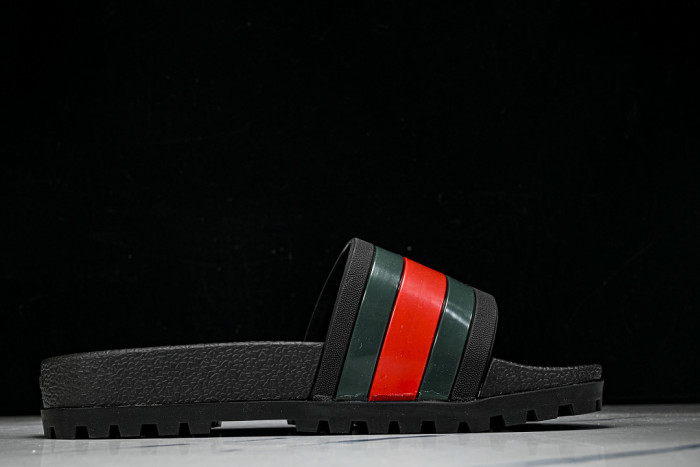 Gv*c SLIPPERS GU568-006