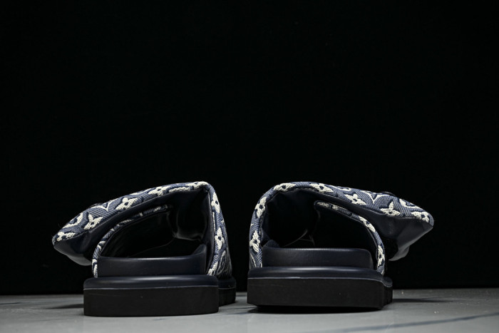 1*V SLIPPERS 11V0107-162