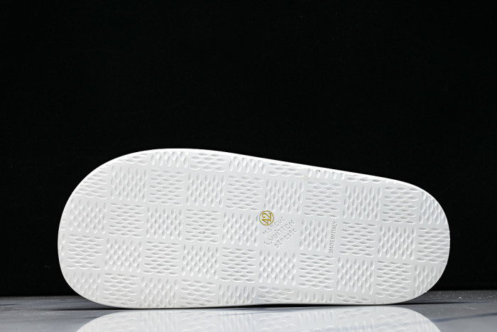 1*V SLIPPERS 11V0107-166
